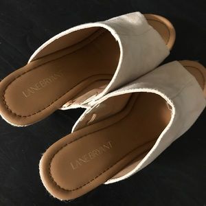 Women’s casual shoes